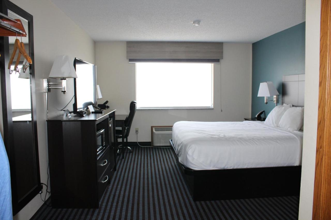 Reston Inn & Suites Spencer Exteriör bild