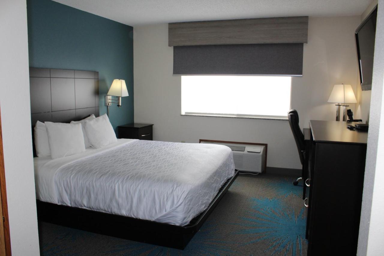 Reston Inn & Suites Spencer Exteriör bild
