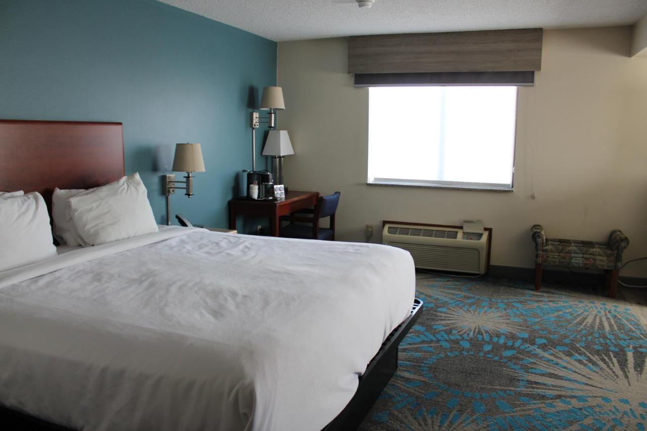 Reston Inn & Suites Spencer Exteriör bild