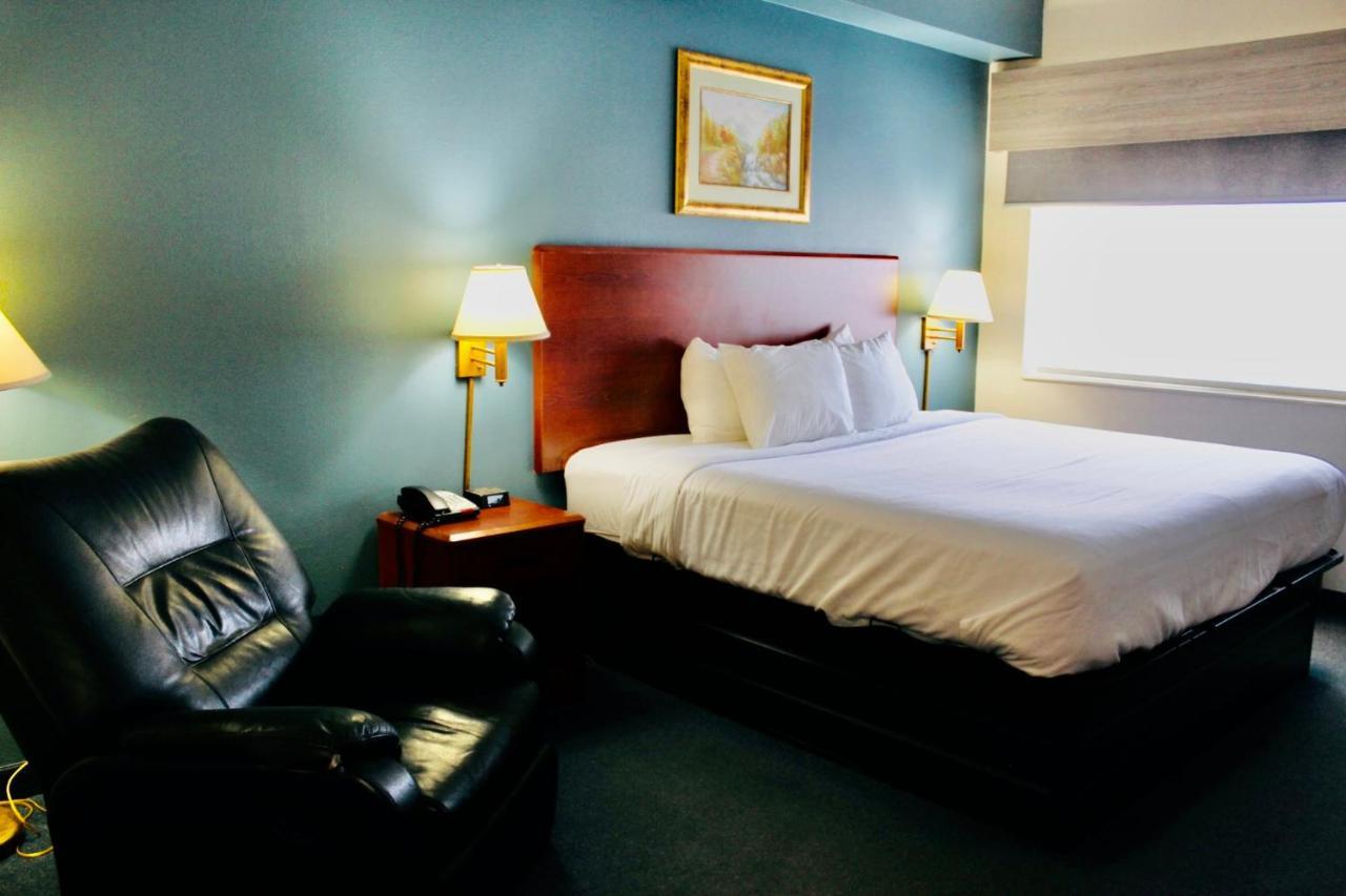 Reston Inn & Suites Spencer Exteriör bild