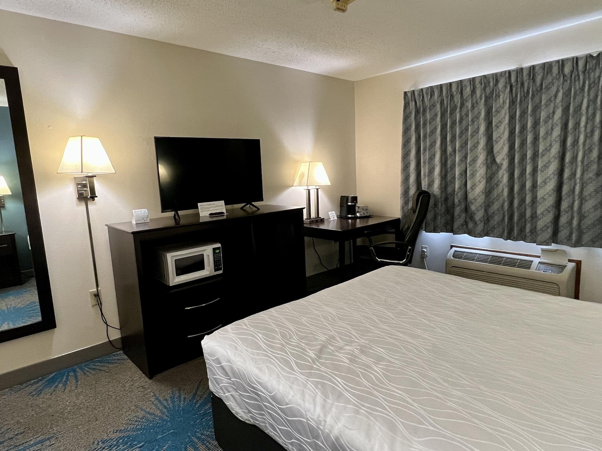 Reston Inn & Suites Spencer Exteriör bild