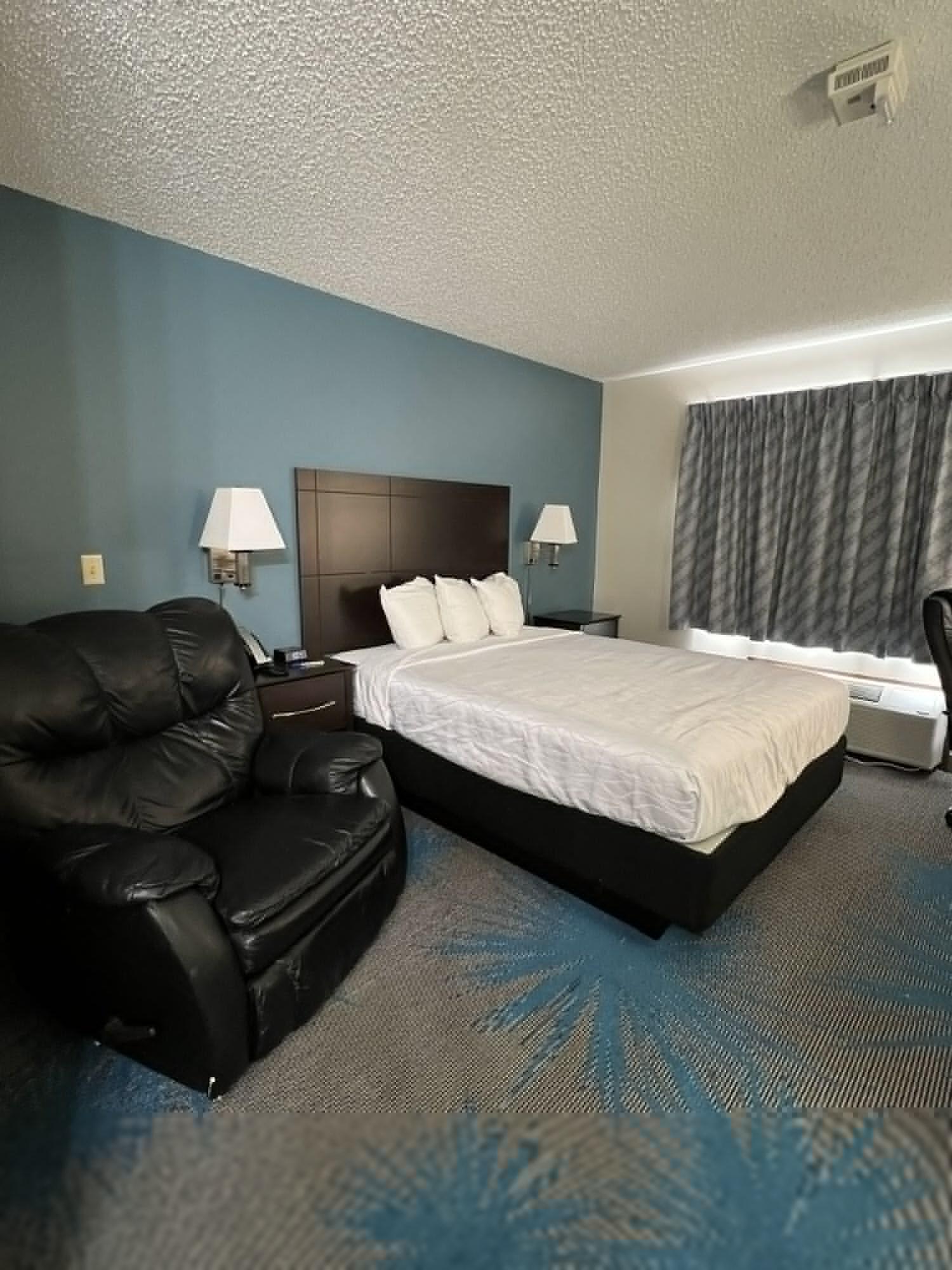Reston Inn & Suites Spencer Exteriör bild